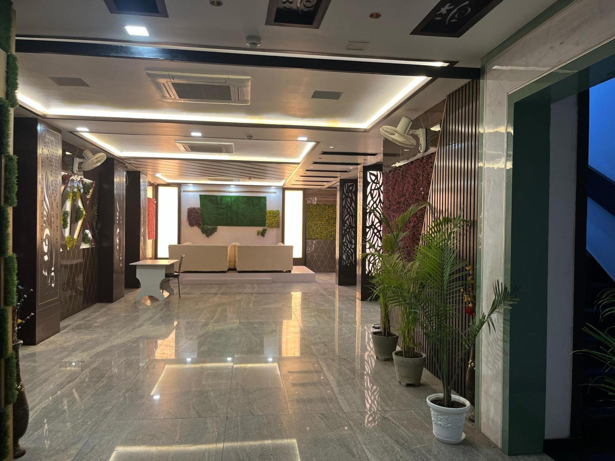 Hotel Mayur Palace Агра Екстериор снимка